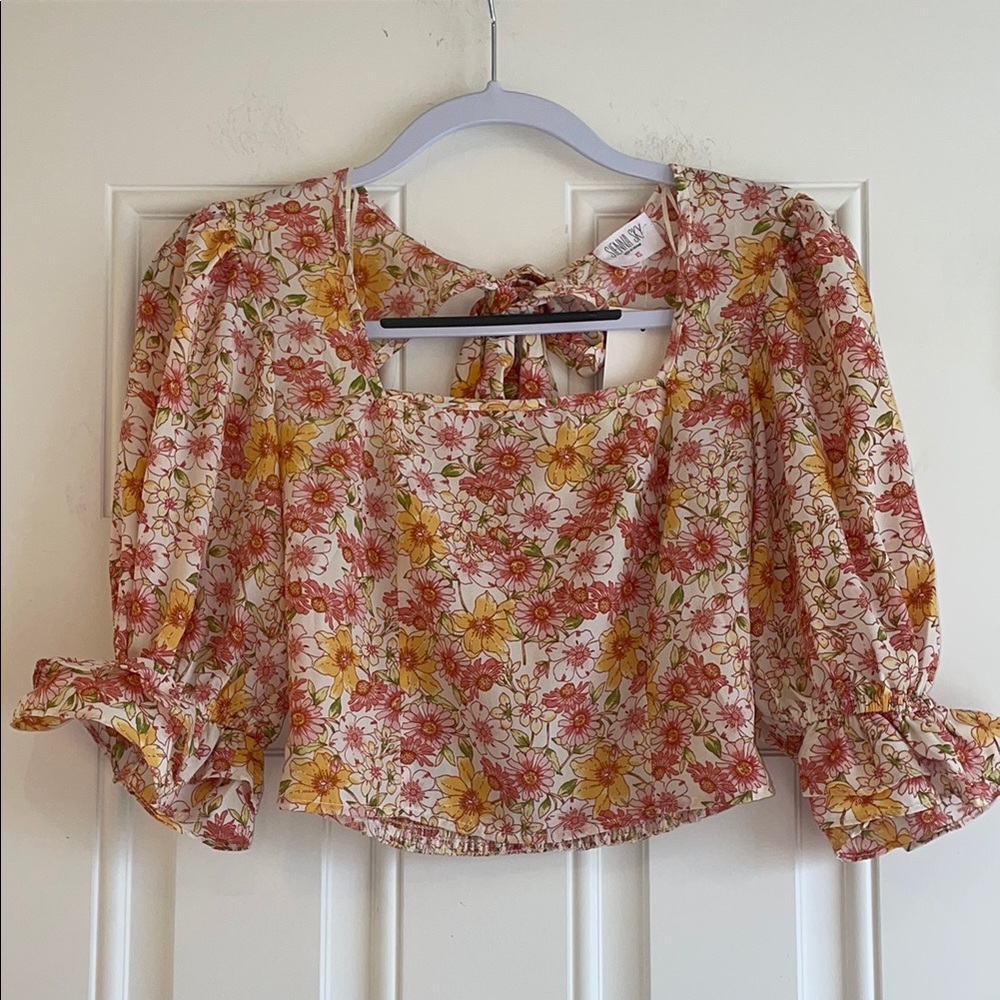 NWT Floral Puff Sleeve Cropped Top Sz XS